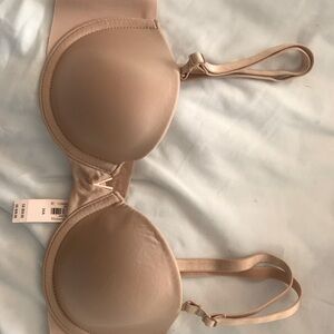 NWT Victoria Secret size 34a bra